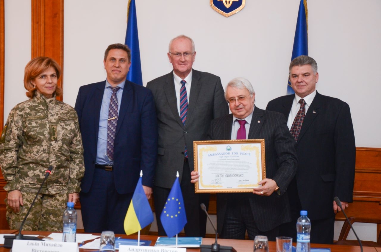 КРУГЛИЙ СТІЛ «ОСВІТА ЗАРАДИ МИРУ ТА РОЗВИТКУ ЛЮДСТВА»