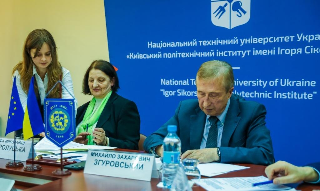 Підписання Угоди про співробітництво між Громадською організацією «Українська Рада Миру», Благодійною організацією «Міжнародний благодійний фонд “Незалежний Український медіа центр у Європі”» та Всеукраїнською газетою для науковців та освітян «Світ» 10 травня 2023 року