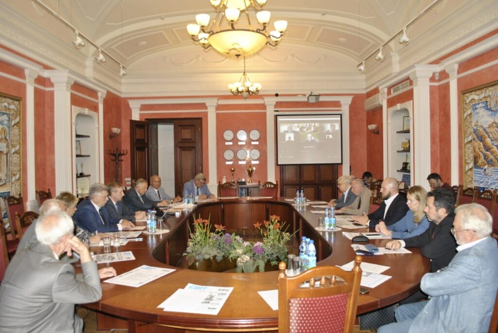 Українська Рада Миру: стратегія роботи і міжнародний контекст